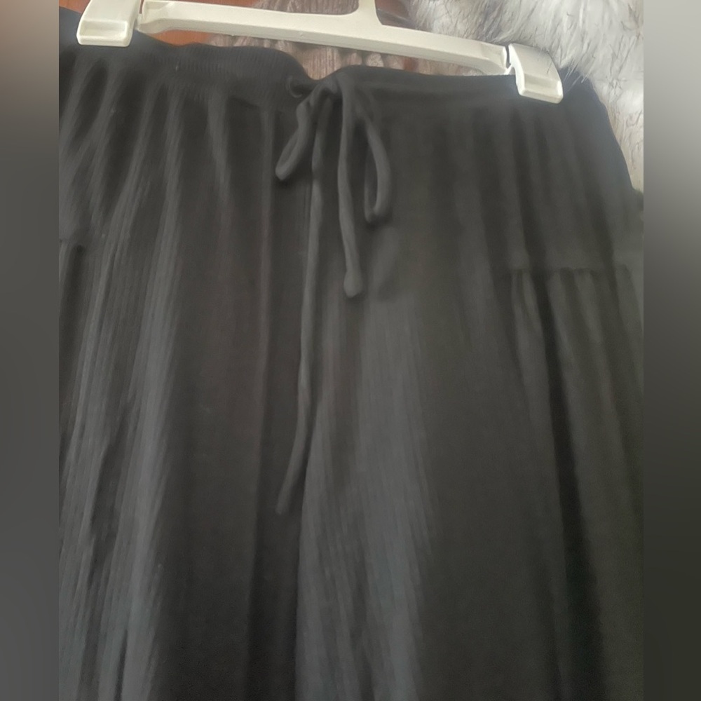 POL Black Flowy Ribbed Knit Wide Leg Pants🖤 - Picture 5 of 8